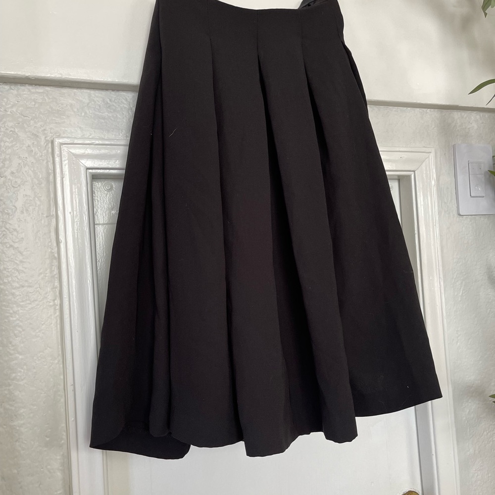 Uniqlo pleat skirt